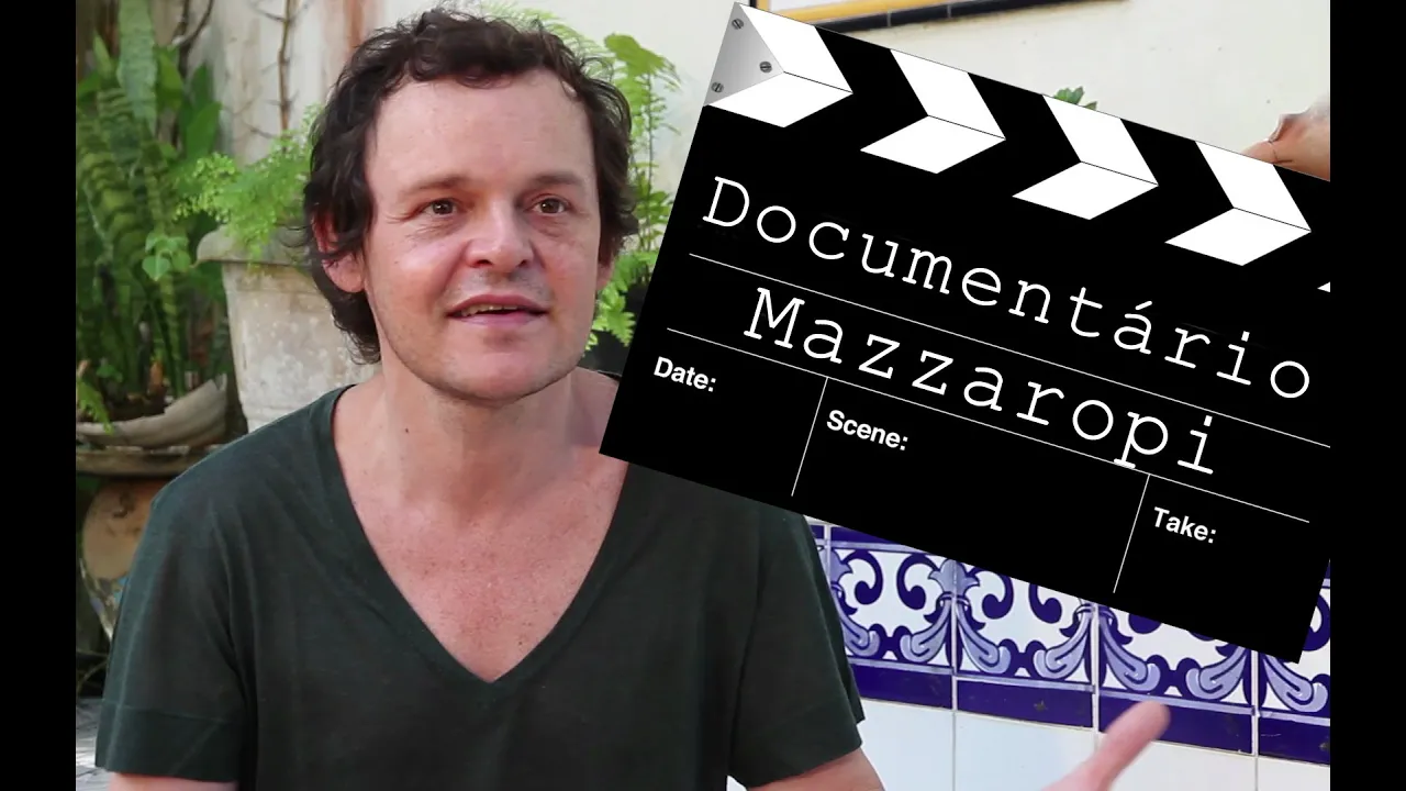 Cartela do documentário Mazzaropi, com claquete sobre depoimento em entrevista